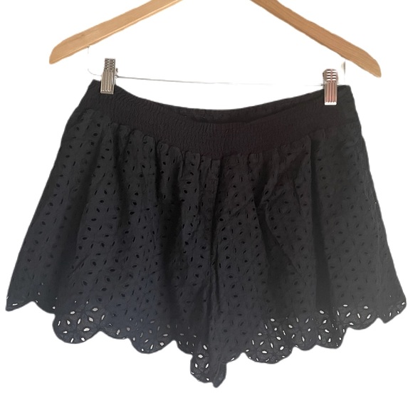 FREE PEOPLE Black Eyelet scalloped edge shorts - Picture 4 of 5